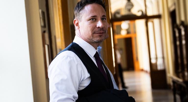 Schadl–Völner-per: egy ügyvédet hallgatott meg a bíróság