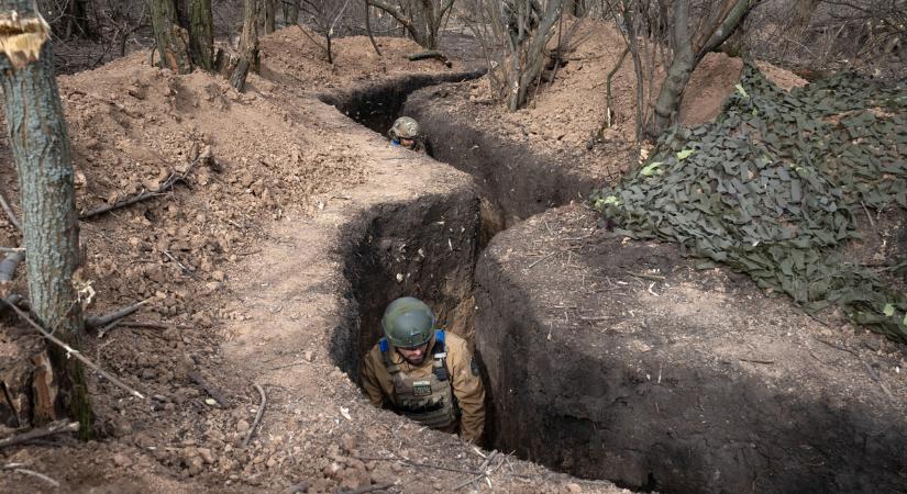 Szívszorító: a babakocsi mellől rángattak el egy férfit az ukrán sorozó tisztek