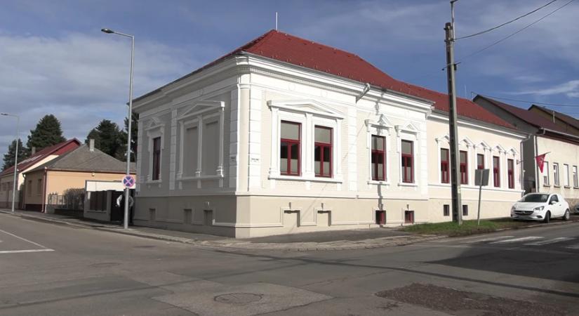 Új épületben segítenek