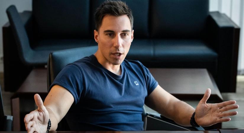 NER-milliárdos feleségének a tulajdona az a lakás, ahol a Radnai Márk nevét viselő honlap felvétele készülhetett