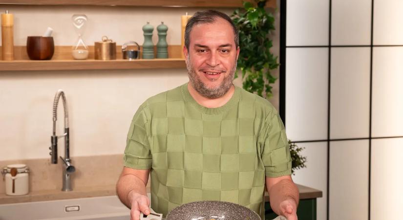 Egyszerű alapanyagokból is lehet mennyei finom fogás: zöldborsós, póréhagymás csirkeragut készítettünk