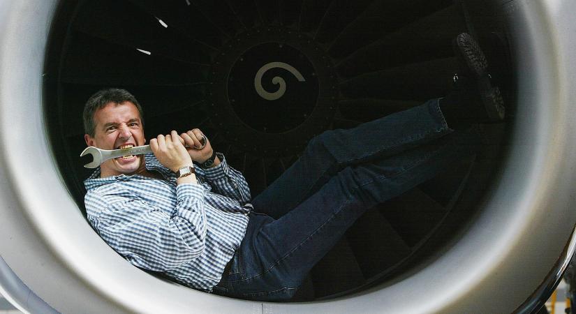 A Ryanair vezére tényleg saját taxitársaságot alapított, hogy használhassa a buszsávot?