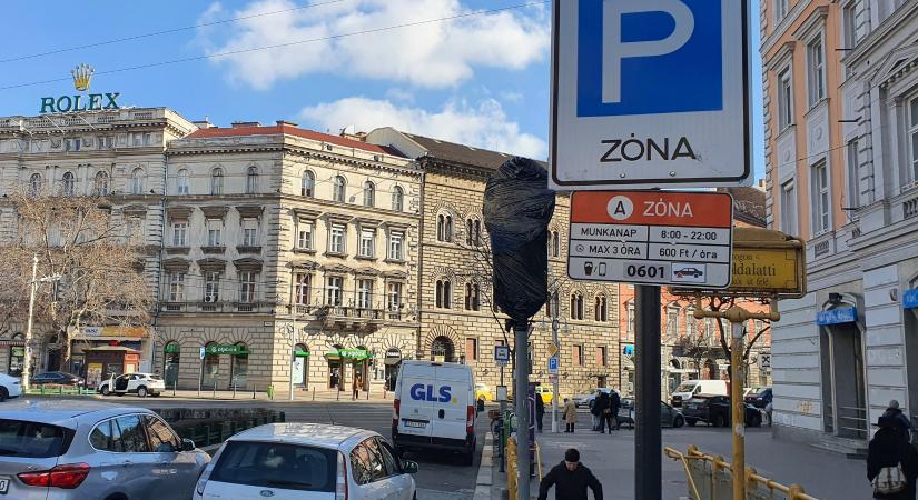 Olcsóbb lesz a parkolás