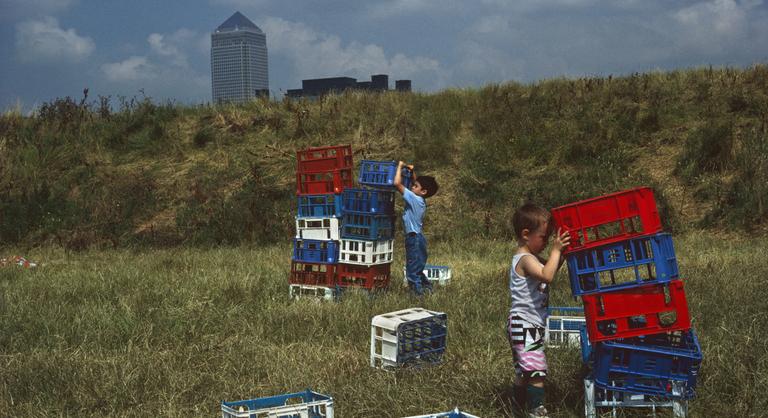 Vajon mások lennénk, ha nem oda születünk, ahova?
