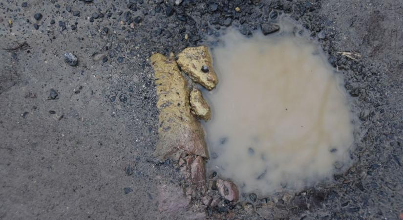 Kátyú miatt sérült az autó? A Magyar Közút elmondta, mikor jár kártérítés