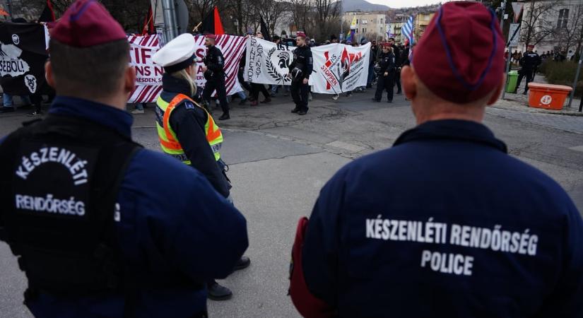 Fokozott rendőri ellenőrzést rendeltek el a kitörés napja miatt Budapesten