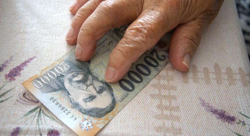 Februári „pénzeső”: ezért nem egyszerre érkezik a 13. és a 14. havi nyugdíj