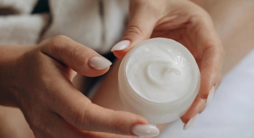 Ez a 6 egyszerű lépés képes erősíteni a törékeny körmöket