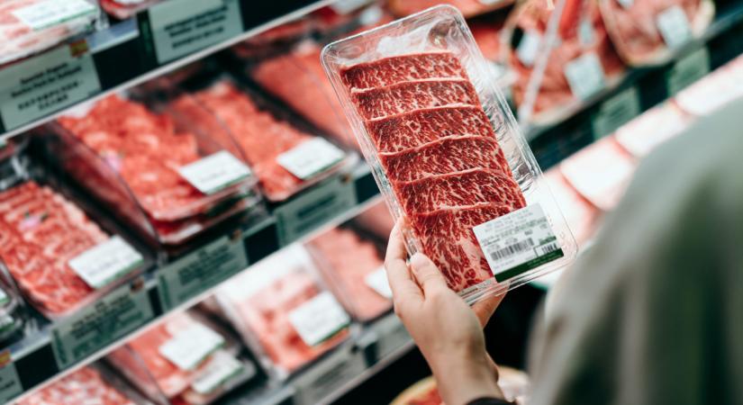 Úgy áramlik be az import hús Kínába, hogy már korlátozni kell