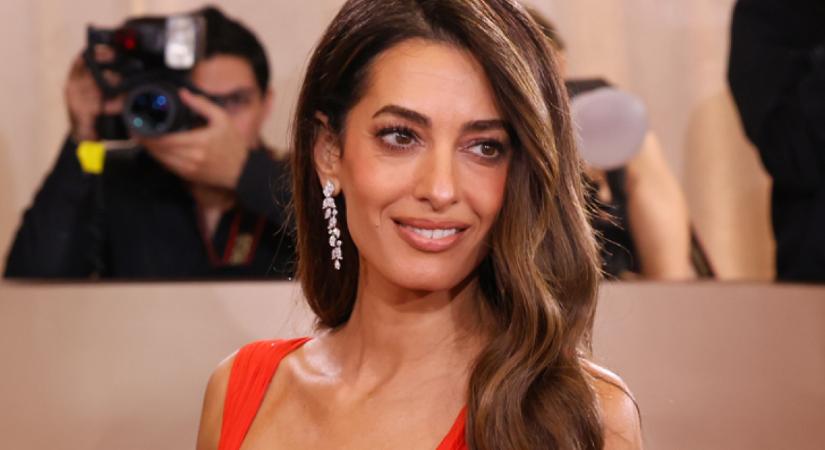 Amal Clooney retró nadrágja hatalmas sikert aratott: minden nő ilyet akar