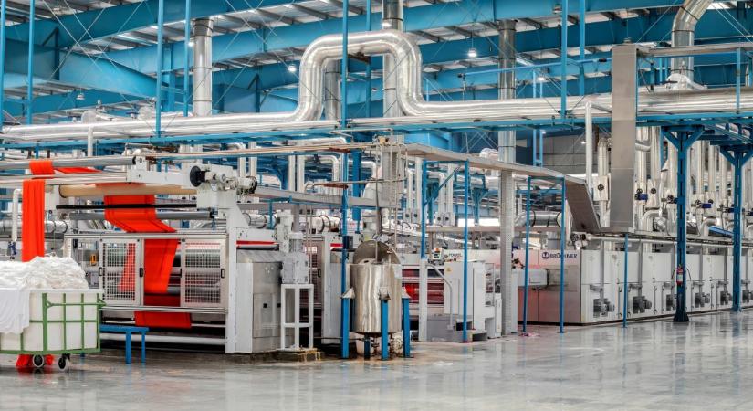 Pár éve négymilliárdot kaptak a kormánytól, most csődközelbe került a meglepő tulajdonosi hátterű vegyi üzem