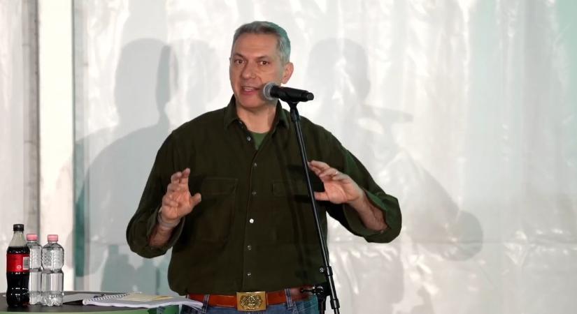 Feszülten indult a péceli Lázárinfó is: a miniszter „uszítóknak” nevezte az ellene tiltakozókat