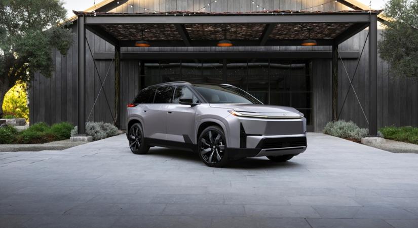 Elektromos hajtással mutatkozott be a vadonatúj Toyota Highlander