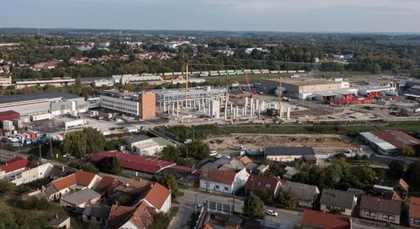 Óriási új vágóhíd épül Magyarországon, külföldi multi építi: a kormány egyből rányitotta a pénzcsapot – de cserébe kért valamit
