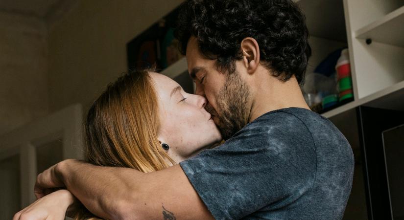 Tényleg segít a csókolózás a fogyásban? – Így hat a testre egy kis romantika