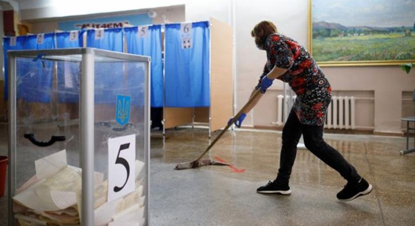 Több mint 33 millió választópolgár szerepel Ukrajnában a névjegyzékben