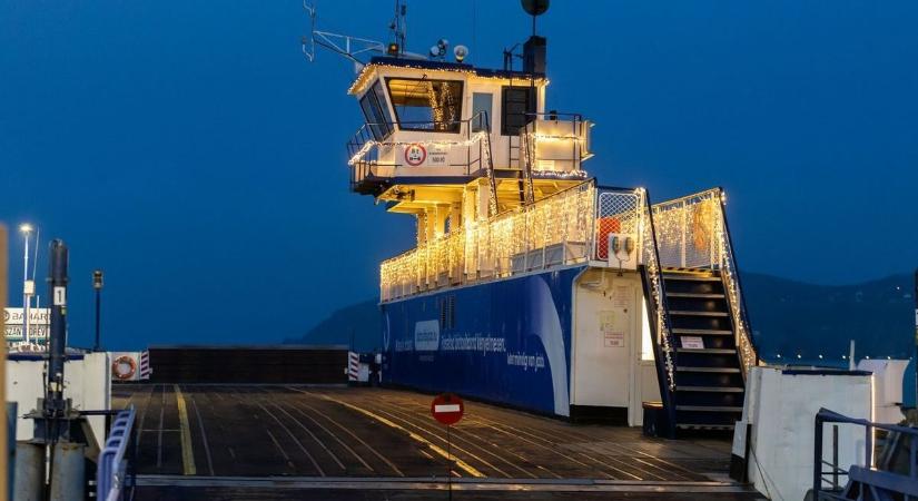 Tovább járnak a kompok: péntektől változik a menetrend a Balatonon