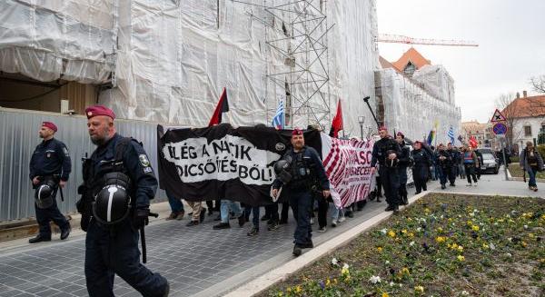 Kitörés napja: megemelik a rendőri létszámot, bevonják a titkosszolgálatot, hogy ne legyen újabb balhé