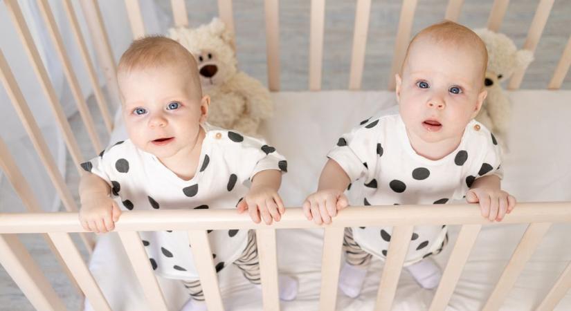 Kilenc gyerek: harmadszor is ikreket vár a 36 éves anya