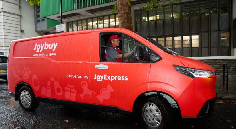 Új futárcég jött létre, kezdhetnek aggódni a többiek: napon belüli kiszállítást ígér a nagyobb városokban – ennek a magyarok is nagyon örülnének