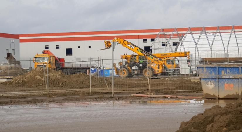 Baleset történt a CATL debreceni gyárának építési területén