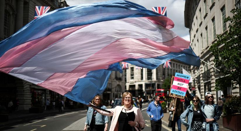 Vörös vonalat lépett át Brüsszel: mától teljes jogú nőként ismeri el az EP a „transznőket”, a tagállamoktól is ezt várnák