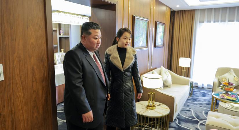 Szöul szerint Kim Dzsong Un tinédzser lányát jelölte ki utódjául