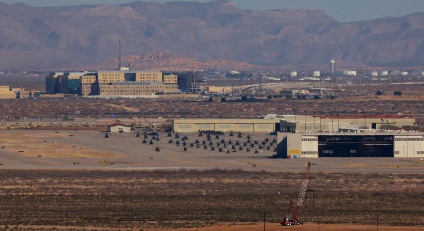 Lezárták a légteret egy forgalmas texasi repülőtér közelében, amerikai lapok szerint a határőrség próbált ki egy katonai lézert