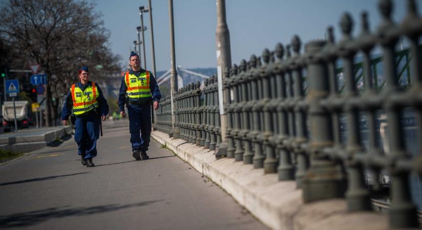Ellepik Budapestet a rendőrök vasárnap estig