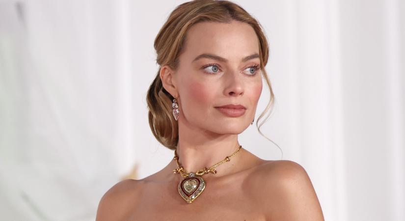 Margot Robbie szűk ruhája nem sokat hagyott a képzeletre: 14 lehengerlő outfit, amivel a színésznő felperzselte az Üvöltő szelek sajtóturnéját