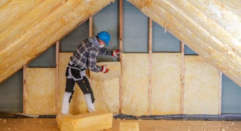 Egy fillérbe sem kerül, mégis tízezreket hozhat! Zalai tapasztalatok az ingyenes padlásfödém-szigetelésről