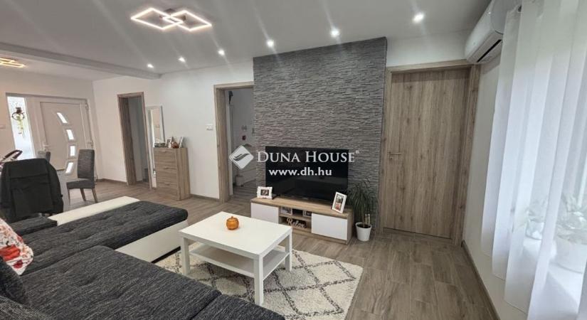 Álomszép belső, csend és kényelem – Eladó ház a nyugalom szigetén, épp a Bakony közepén (képgaléria)