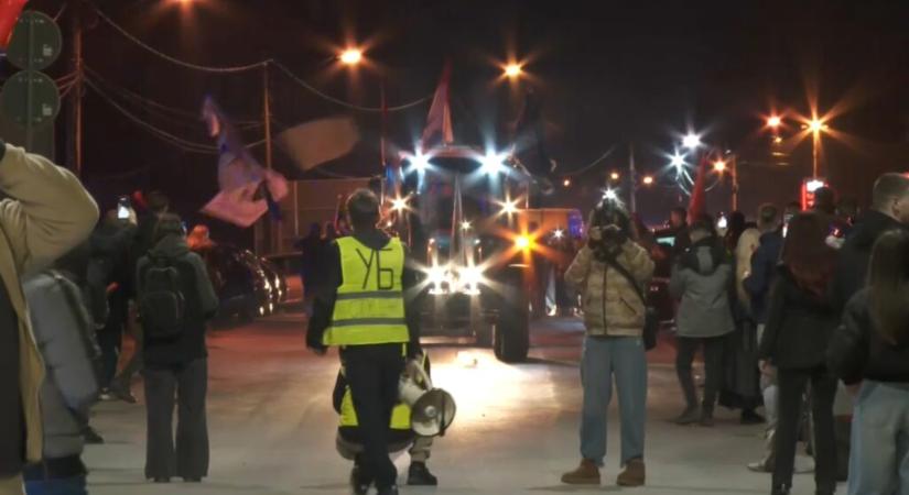 Diákok, rendőrök és verőemberek töltötték meg Ubot