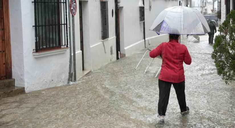 Halálos vihar pusztít Franciaország déli részén, csaknem egymillió háztartás maradt áram nélkül