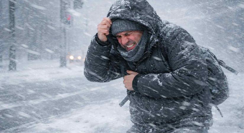 Riasztás 8 vármegyére, farkasordító hideg és havazás vet véget a jó időnek