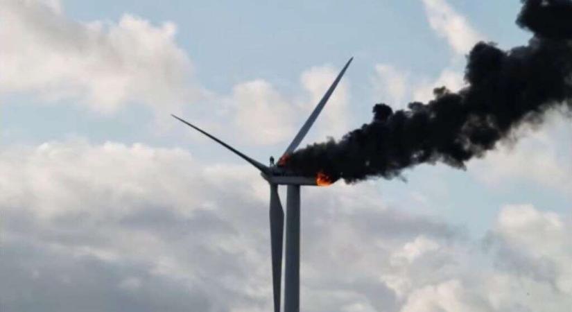 Az utolsó ölelés, az utolsó ugrás és az utolsó sajtótájékoztató – három kép, négy halott