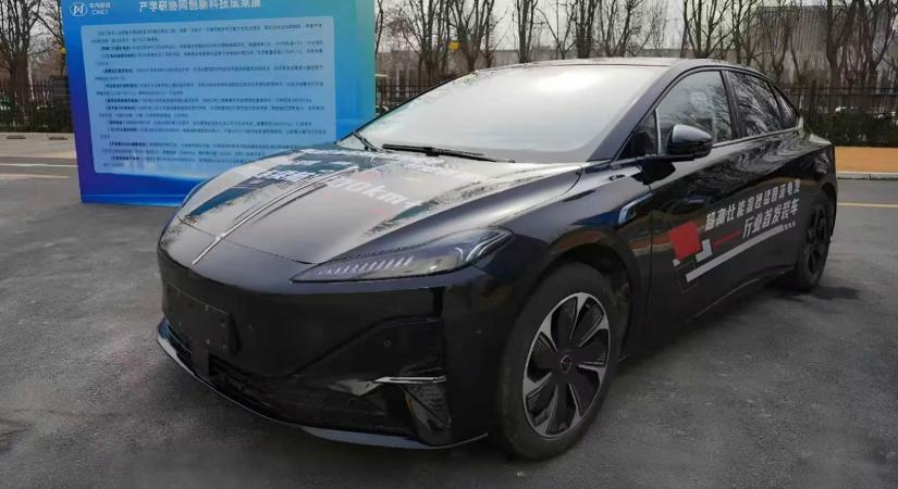 1000 km feletti hatótáv – különleges akkut tesztelnek ebben a villanyautóban