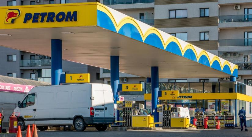 Lehet készülni a határon, Magyarországra indulhatnak a románok: elszabadultak odaát az üzemanyagárak – csak így kapták meg az uniós pénzeket