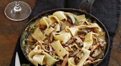 Tészta gombás szósszal