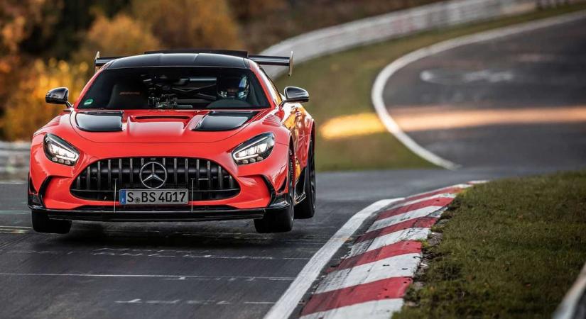Brutális új Black Series sportautókkal támad a Mercedes