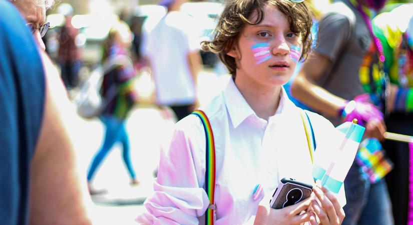 Európai szintű tiltást kérnek a reparatív terápiákra