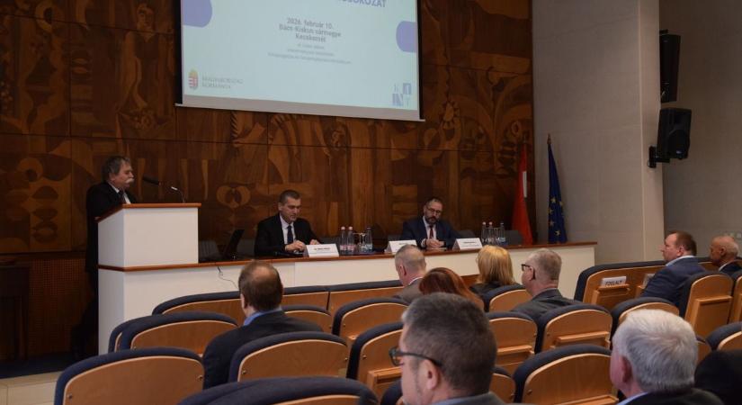 Átadták a támogatói okiratokat: komoly fejlesztések jönnek három településen Bács-Kiskunban