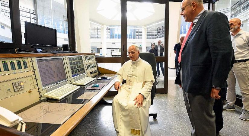 Kilencvenöt éves a Vatikáni Rádió