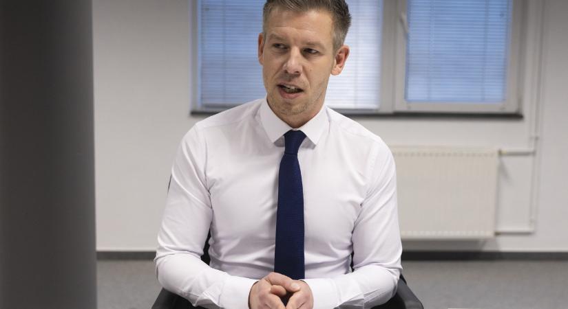 Magyar Péter feljelentést tesz „több bűncselekmény gyanúja miatt az illegális videofelvételek ügyében”