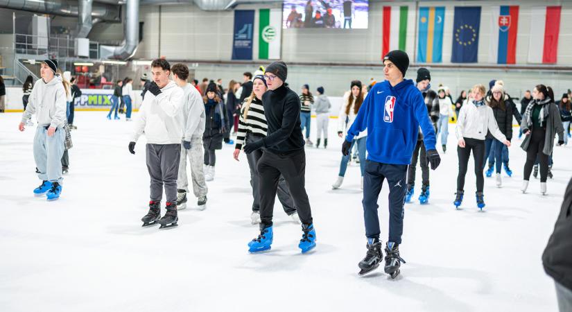 FroSZEn: csaknem nyolcszázan vettek részt a Széchenyi István Egyetem jeges élménynapján