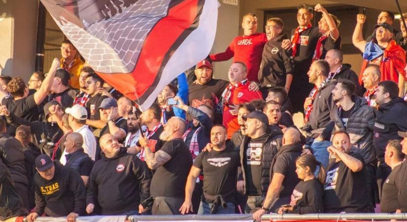 „Ki a magyarokkal az országból!” – Kovács István minden támadást rögzített Bukarestben