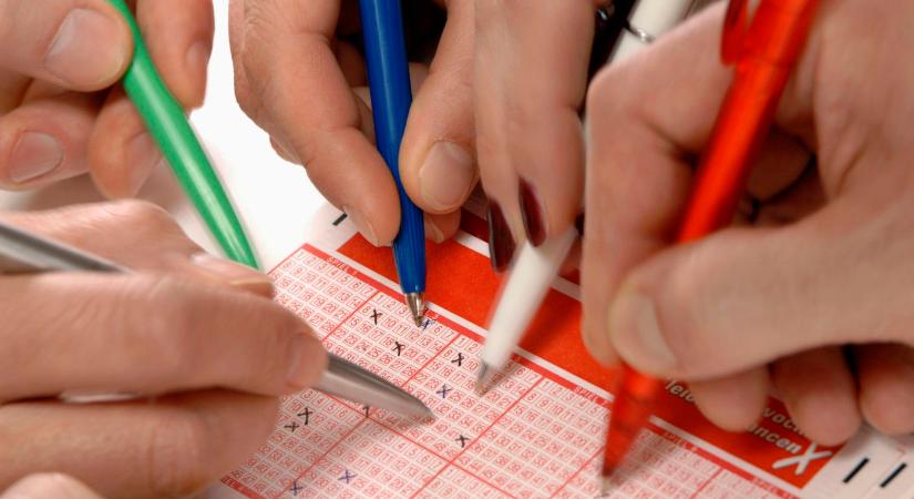 A magyarok megrohamozták a lottózókat az ötös lottó sorsolása előtt, egy dolog van a háttérben, ez lehet a nyeremény kulcsa?