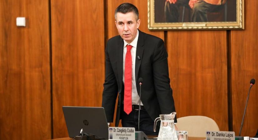 Hosszú évekre elítélte a bíróság Czeglédy Csabát - Így reagált a szombathelyi politikus