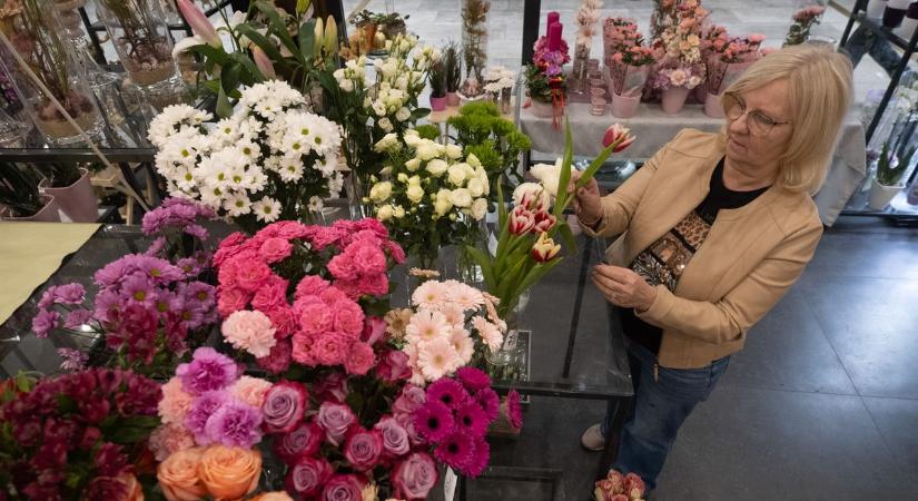 Ez a trendi Valentin-napkor: a rózsák mellett a tavaszias csokrok hódítanak
