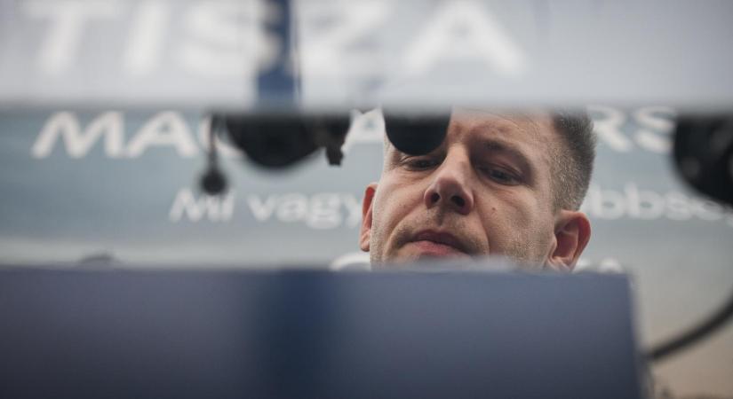 Magyar Péter feljelentést tesz tiltott adatszerzés és személyes adattal visszaélés miatt